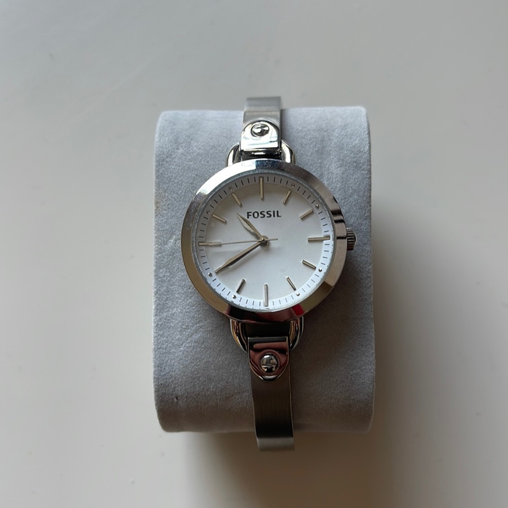 Fossil BQ3025 classic minute quartz analog stainless steel woman’s wrist watch